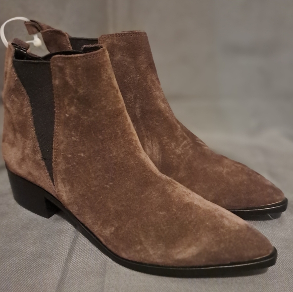 Marc Fisher Ltd Yale Chelsea Boot (Women) - Picture 2 of 9